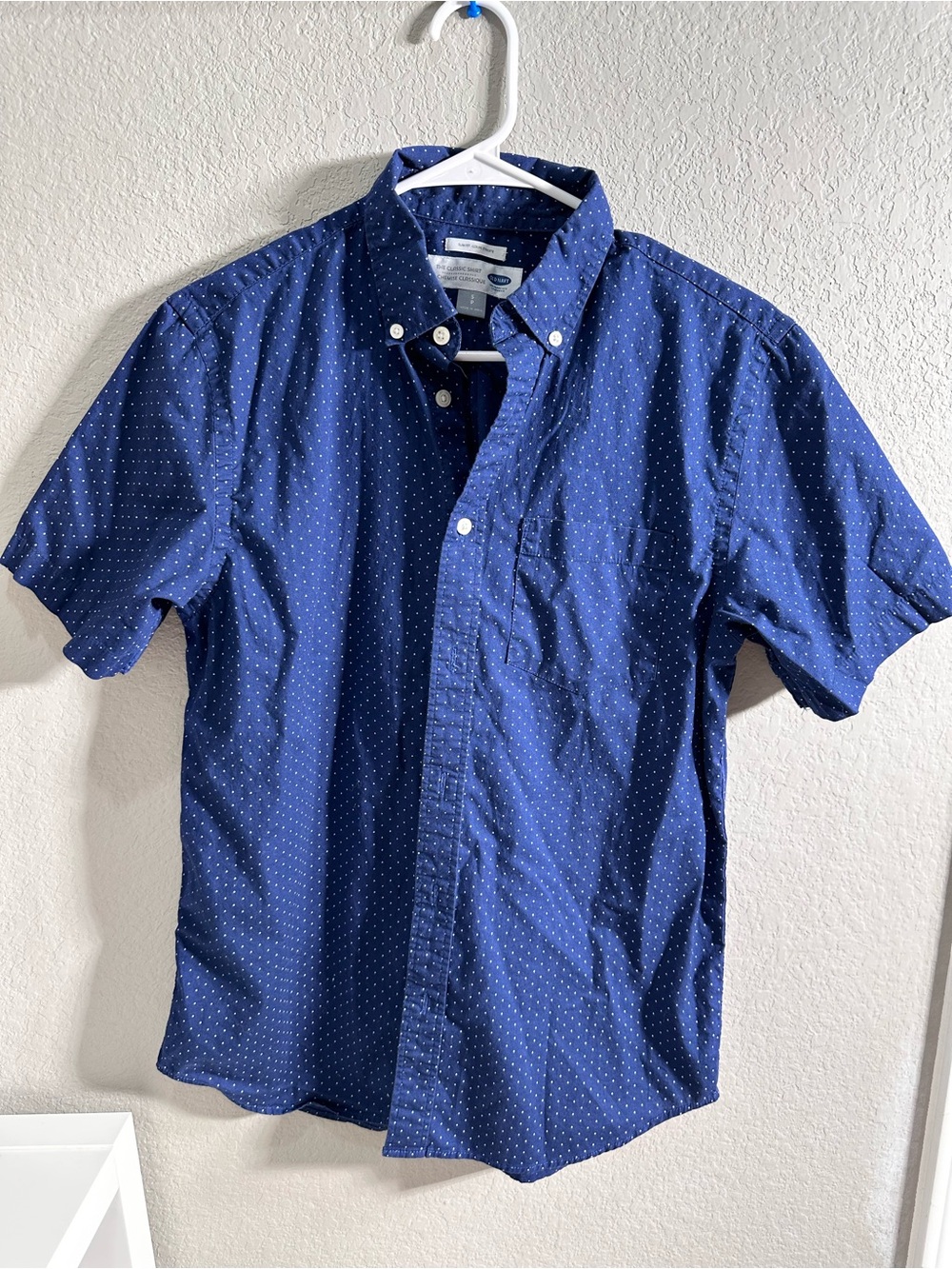 Old Navy Navy Blue Short-Sleeve Button-Down Shirt with White Micro Dots